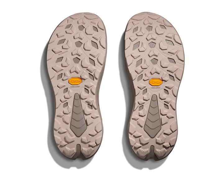 Hoka Infini Hike TC Men in Black / Cement, outsole