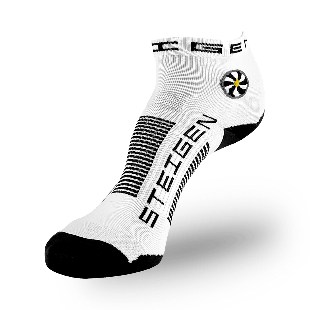 Steigen Running Socks Quarter Length in White, side view