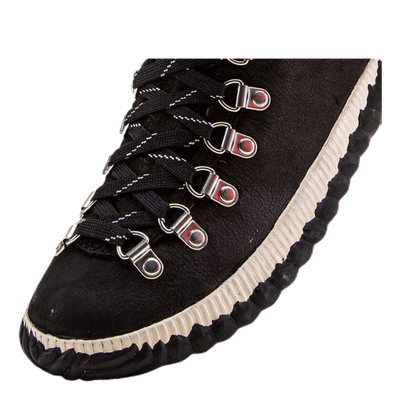 Out n About Plus Conquest Black