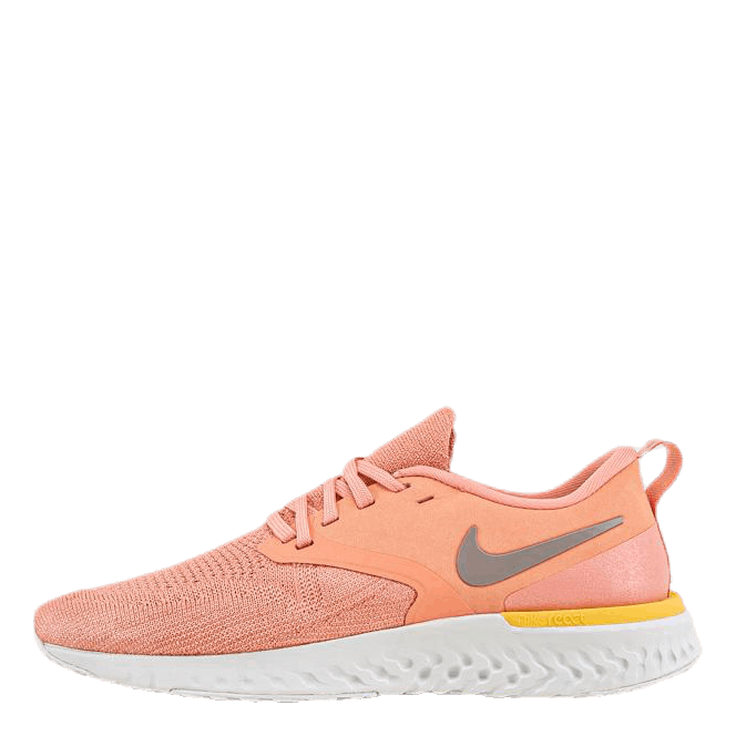 Odyssey react top on feet