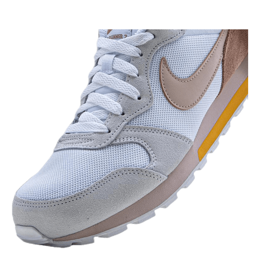 Nike internationalist sales vs md runner