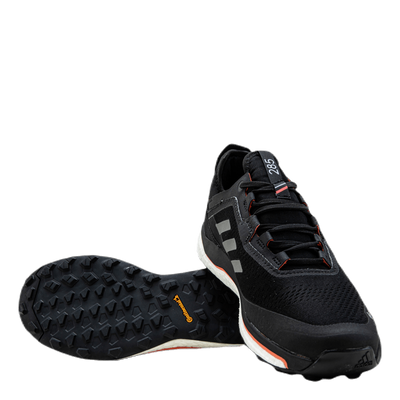 Terrex Agravic Flow GORE-TEX Trail Running Shoes Core Black / Grey Four / Signal Pink / Coral