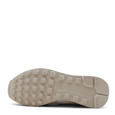 Women's Nike Internationalist Summit White/atmosphere-fossil