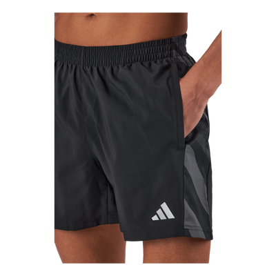 Own the Run Seasonal Shorts Black