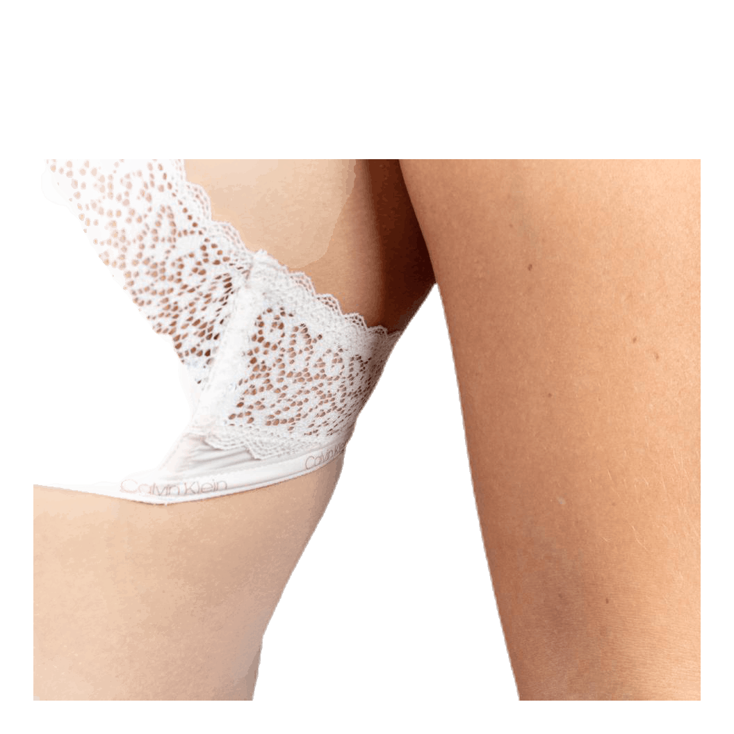 Unlined Triangle White