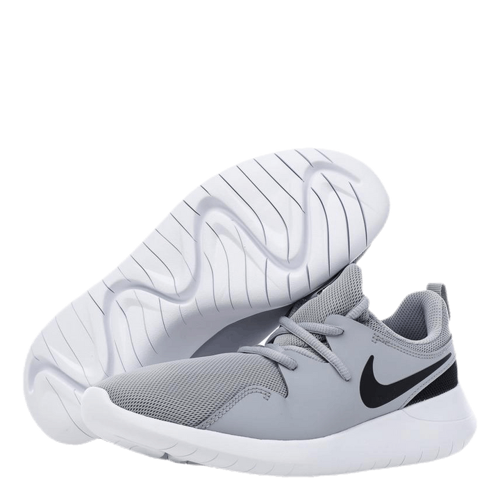 nike tessen trainers
